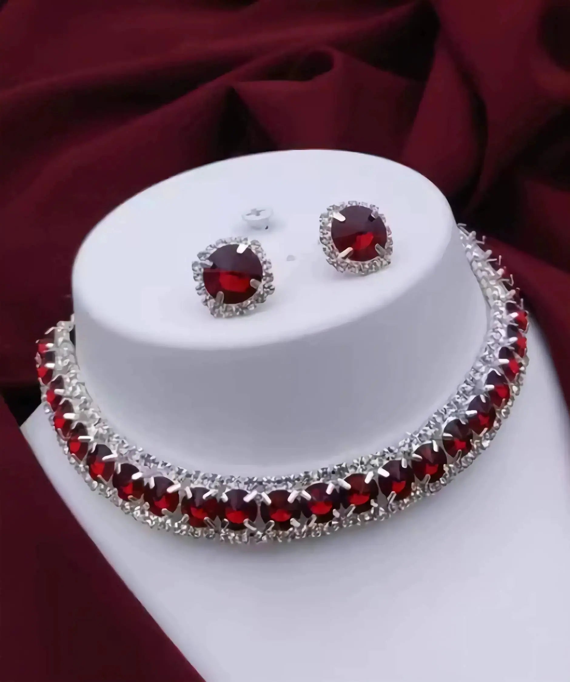 AD stone choker and earrings jewelry set elegant display