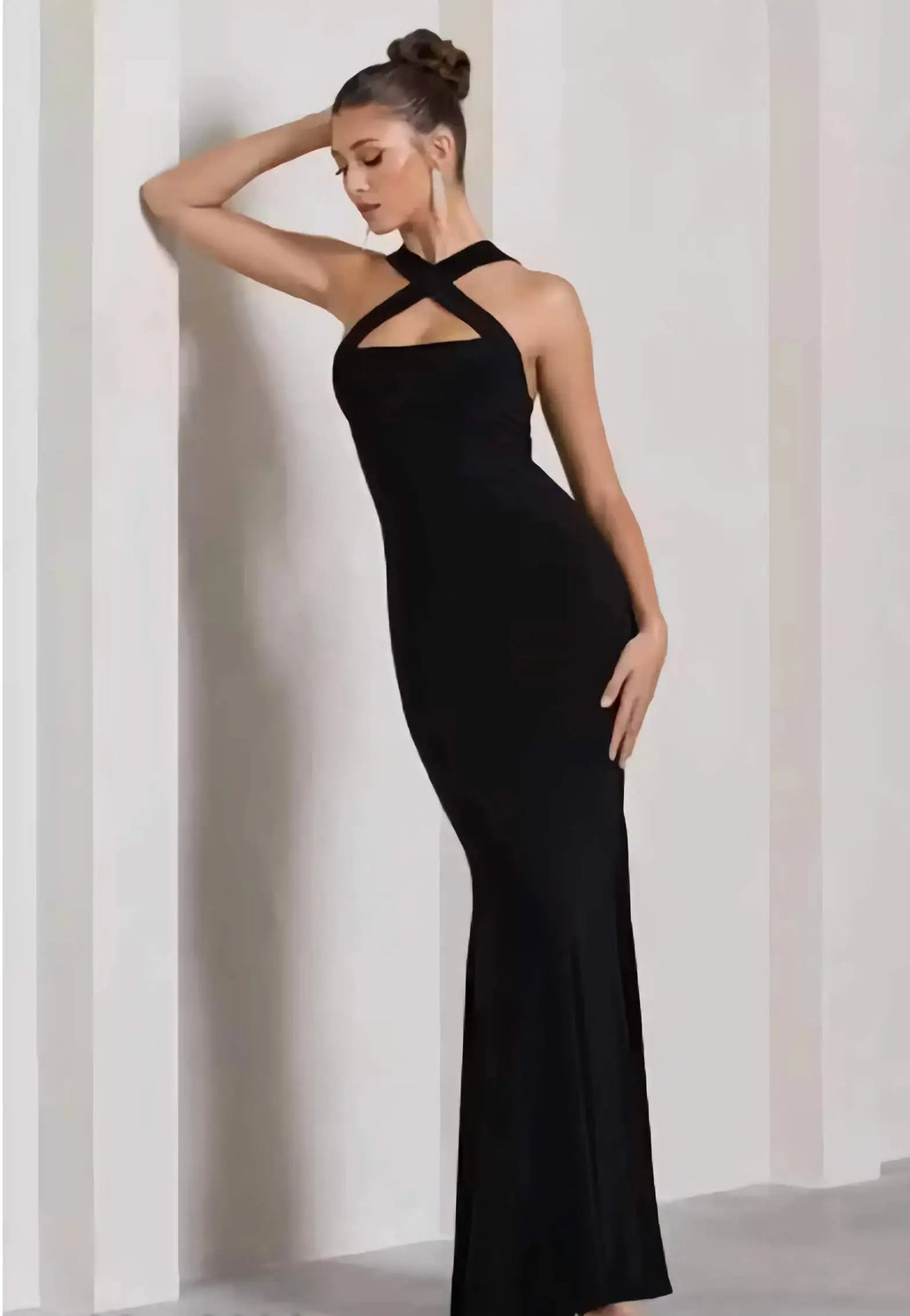 Sleeveless bodycon dress for women suitable for casual and party wear